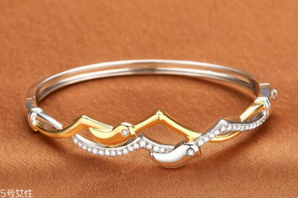 鉑金手鐲一般多少克 不同款式有差距 鉑金手鐲一般多少克 不同款式有差距