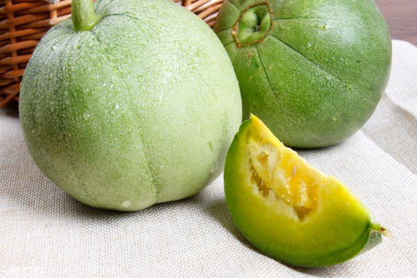 香瓜飯前吃還是飯后吃 這個(gè)有講究 香瓜飯前吃還是飯后吃 這個(gè)有講究