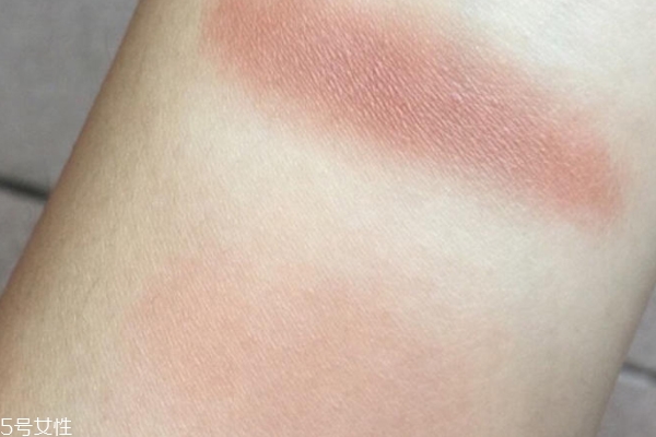 腮紅怎么看顯色度好不好 看看刷5遍的效果 腮紅怎么看顯色度好不好 看看刷5遍的效果