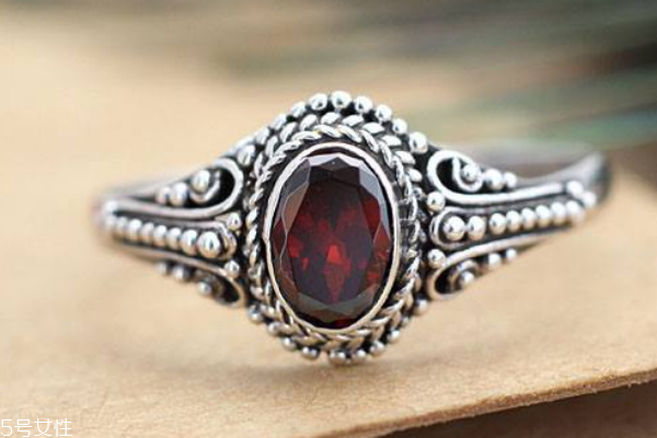 石榴石戒指為什么不亮 和這些因素有關
