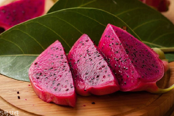 紅心火龍果為什么酸 可能是催熟的 紅心火龍果為什么酸 可能是催熟的
