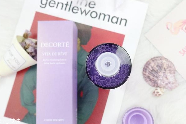 黛珂紫蘇水什么氣味 紫蘇加薄荷的清香 黛珂紫蘇水什么氣味 紫蘇加薄荷的清香