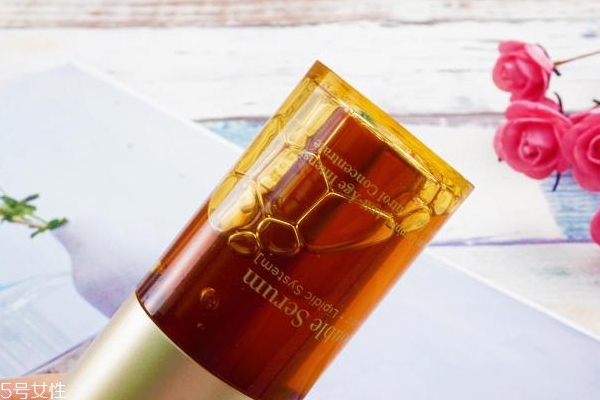 嬌韻詩第8代黃金雙瓶適合什么膚質(zhì) 干皮救星和油皮親媽 嬌韻詩第8代黃金雙瓶適合什么膚質(zhì) 干皮救星和油皮親媽