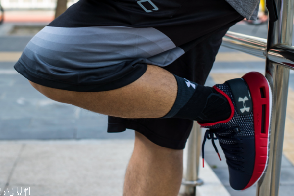 安德瑪hovr havoc籃球鞋測評 零重力腳感非凡 安德瑪hovr havoc籃球鞋測評 零重力腳感非凡