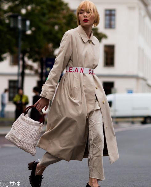 淺駝色衣服搭配圖片 時髦百搭首選 淺駝色衣服搭配圖片 時髦百搭首選