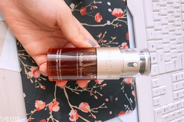 嬌韻詩第8代黃金雙瓶適合什么膚質(zhì) 干皮救星和油皮親媽 嬌韻詩第8代黃金雙瓶適合什么膚質(zhì) 干皮救星和油皮親媽