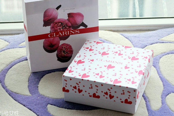 嬌韻詩第8代黃金雙瓶長(zhǎng)期用會(huì)泛黃嗎 長(zhǎng)期用更好 嬌韻詩第8代黃金雙瓶長(zhǎng)期用會(huì)泛黃嗎 長(zhǎng)期用更好