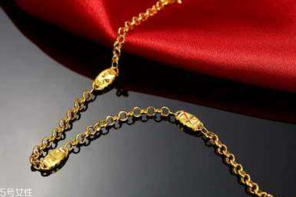 送黃金手鏈有什么寓意 代表美好的祝福 送黃金手鏈有什么寓意 代表美好的祝福