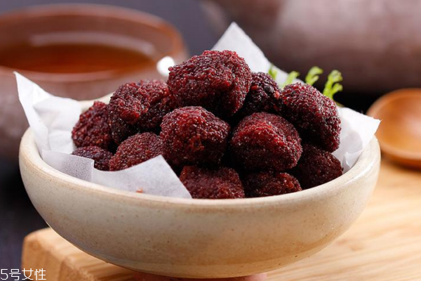 楊梅泡酒能放多長時(shí)間 喝它一定要看 楊梅泡酒能放多長時(shí)間 喝它一定要看