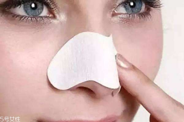 鼻頭冒痘是反應哪里的問題 消化系統(tǒng)異常 鼻頭冒痘是反應哪里的問題 消化系統(tǒng)異常