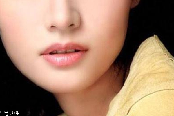 鼻頭冒痘是反應哪里的問題 消化系統(tǒng)異常 鼻頭冒痘是反應哪里的問題 消化系統(tǒng)異常