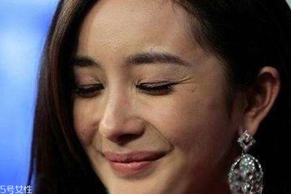 額頭大量冒痘什么原因 綠豆紅棗蓮藕能瀉火 額頭大量冒痘什么原因 綠豆紅棗蓮藕能瀉火