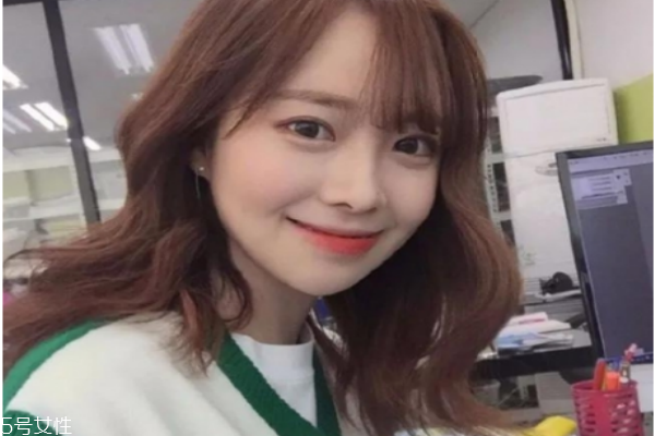 空氣感卷發(fā)教程 空氣卷發(fā)型圖片中長發(fā) 空氣感卷發(fā)教程 空氣卷發(fā)型圖片中長發(fā)