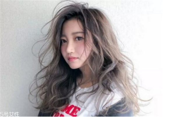 空氣感卷發(fā)教程 空氣卷發(fā)型圖片中長發(fā) 空氣感卷發(fā)教程 空氣卷發(fā)型圖片中長發(fā)