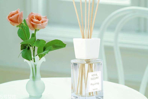 無(wú)火香薰精油怎么挑選 4個(gè)方面買到安全無(wú)害產(chǎn)品 無(wú)火香薰精油怎么挑選 4個(gè)方面買到安全無(wú)害產(chǎn)品
