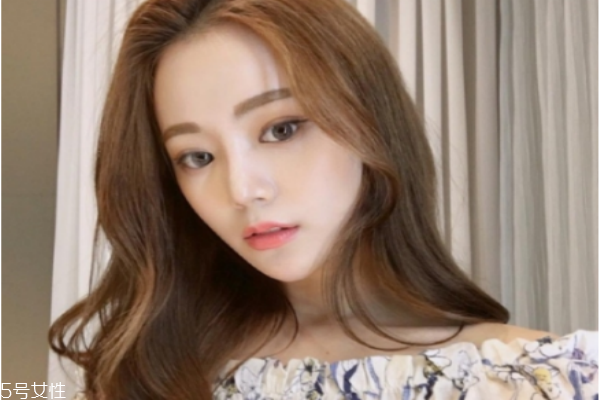 卷發(fā)怎么打理自然又卷 這些小技巧你要學(xué)會 卷發(fā)怎么打理自然又卷 這些小技巧你要學(xué)會