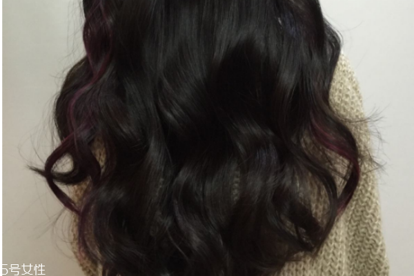 卷發(fā)怎么打理自然又卷 這些小技巧你要學(xué)會 卷發(fā)怎么打理自然又卷 這些小技巧你要學(xué)會