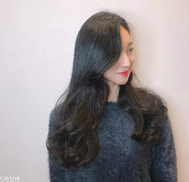 卷發(fā)怎么打理自然又卷 這些小技巧你要學(xué)會(huì) 卷發(fā)怎么打理自然又卷 這些小技巧你要學(xué)會(huì)