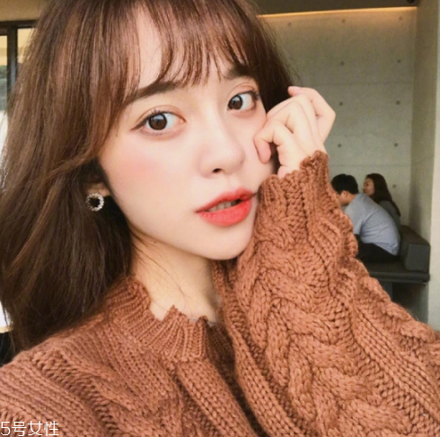 大餅臉適合什么劉海 完美修飾大臉