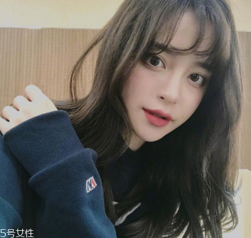 大餅臉適合什么劉海 完美修飾大臉