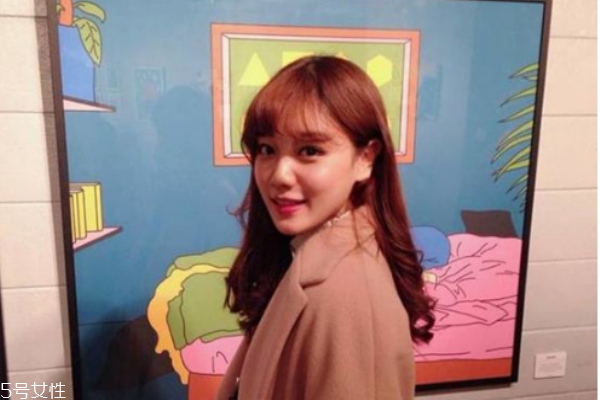 空氣劉海適合多大年齡 最新款空氣劉海發(fā)型圖片 空氣劉海適合多大年齡 最新款空氣劉海發(fā)型圖片