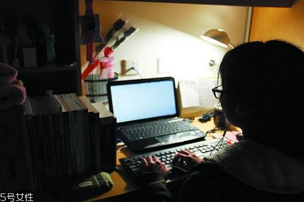 如何讓自己戒掉熬夜 不睡午覺很有效 如何讓自己戒掉熬夜 不睡午覺很有效