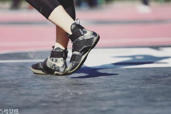 前鋒適合穿什么籃球鞋 這幾雙絕對沒錯(cuò) 前鋒適合穿什么籃球鞋 這幾雙絕對沒錯(cuò)