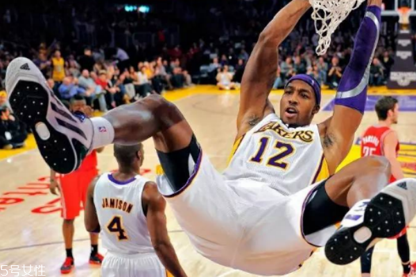 大體重適合什么籃球鞋 保護(hù)性很關(guān)鍵 大體重適合什么籃球鞋 保護(hù)性很關(guān)鍵