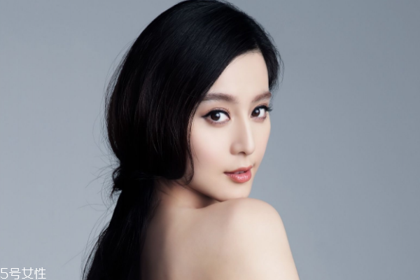 化妝前怎么定妝 妝前2個步驟牢牢定住妝容 化妝前怎么定妝 妝前2個步驟牢牢定住妝容