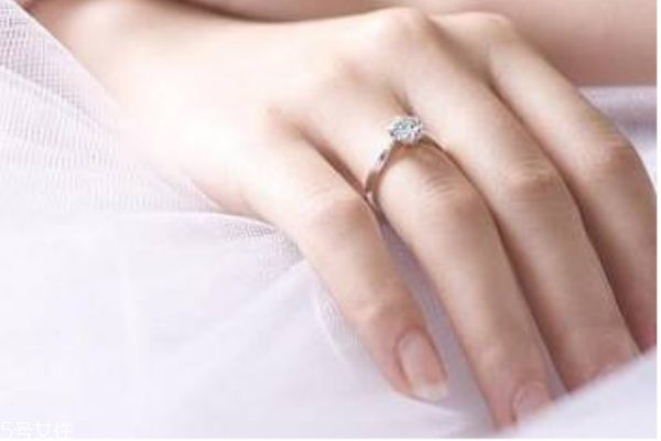 手指粗怎么變細(xì) 讓你遠(yuǎn)離大而粗的手 手指粗怎么變細(xì) 讓你遠(yuǎn)離大而粗的手