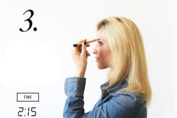 中午睡覺起來怎么補妝 快速補妝技巧 中午睡覺起來怎么補妝 快速補妝技巧