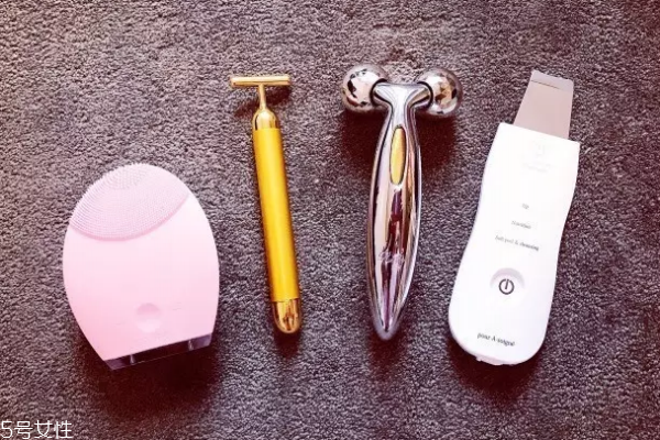 去黑頭粉刺用什么美容儀 蒸臉儀和去黑頭美容儀鏟 去黑頭粉刺用什么美容儀 蒸臉儀和去黑頭美容儀鏟