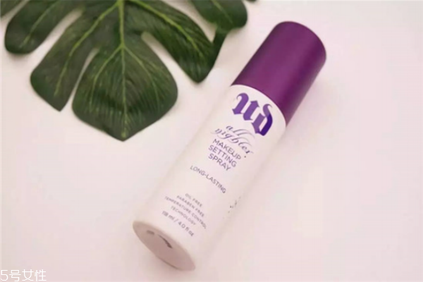 定妝噴霧好用嗎 一瓶輕松搞定脫妝問題 定妝噴霧好用嗎 一瓶輕松搞定脫妝問題
