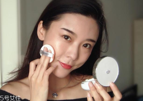 化妝定妝的步驟是什么 原來美妝達(dá)人都這樣定妝