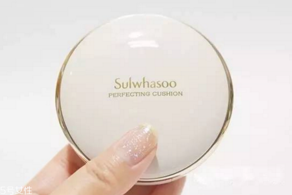 韓國氣墊哪個(gè)好用 當(dāng)下最火爆的9款氣墊粉底 韓國氣墊哪個(gè)好用 當(dāng)下最火爆的9款氣墊粉底