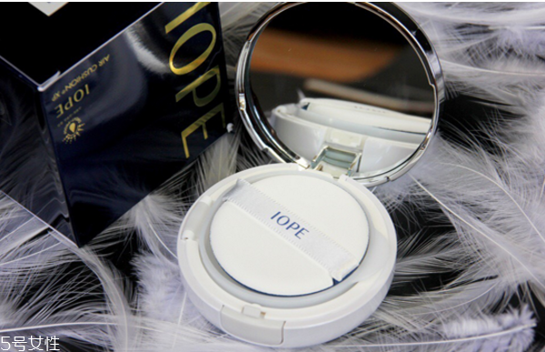 韓國氣墊哪個(gè)好用 當(dāng)下最火爆的9款氣墊粉底 韓國氣墊哪個(gè)好用 當(dāng)下最火爆的9款氣墊粉底