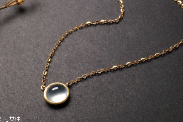 鎖骨鏈和項鏈的區(qū)別 不是同一種物品 鎖骨鏈和項鏈的區(qū)別 不是同一種物品