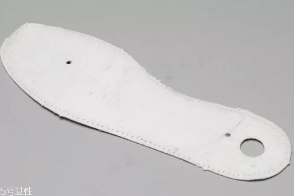 阿迪達(dá)斯羅斯9拆解 從細(xì)節(jié)了解配置 阿迪達(dá)斯羅斯9拆解 從細(xì)節(jié)了解配置