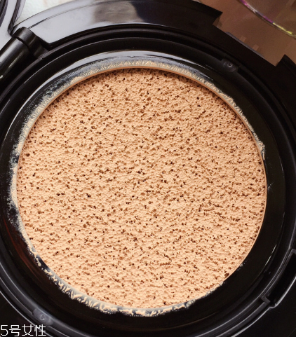 美寶蓮黑金氣墊價(jià)格多少錢 美寶蓮黑金氣墊測評(píng)