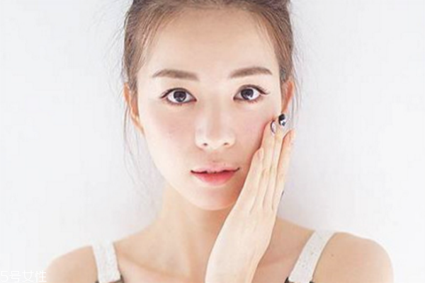 美寶蓮?qiáng)y前乳怎么樣 美寶蓮提亮妝前乳測(cè)評(píng) 美寶蓮?qiáng)y前乳怎么樣 美寶蓮提亮妝前乳測(cè)評(píng)