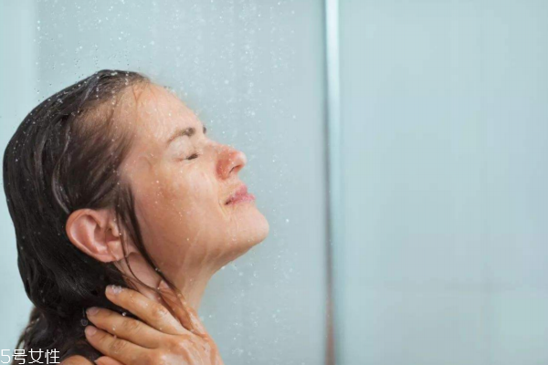 浴帽能護發(fā)嗎 浴帽怎么用能護發(fā) 浴帽能護發(fā)嗎 浴帽怎么用能護發(fā)