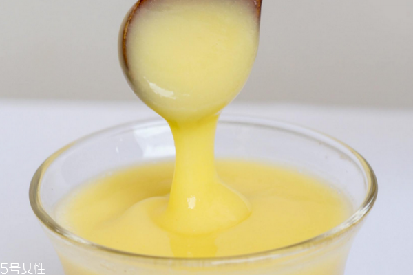 蜂王漿有豐胸效果嗎 能促進(jìn)胸部生長發(fā)育 蜂王漿有豐胸效果嗎 能促進(jìn)胸部生長發(fā)育