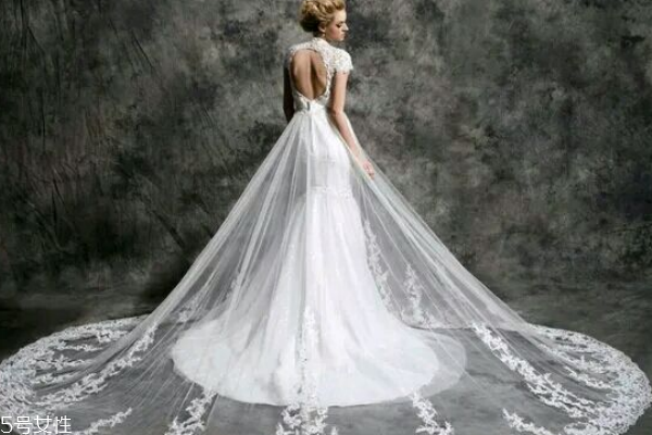 胸小怎么穿婚紗 這些竅門(mén)要掌握