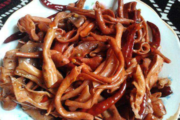 鴨腸為什么是紅的 因?yàn)榻?jīng)過處理 鴨腸為什么是紅的 因?yàn)榻?jīng)過處理