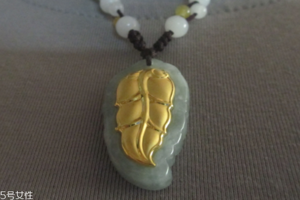 金鑲玉吊墜怎么鑒別 這幾點要看清 金鑲玉吊墜怎么鑒別 這幾點要看清