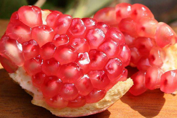 蒙自石榴什么時候成熟？蒙自石榴和會理石榴的區(qū)別