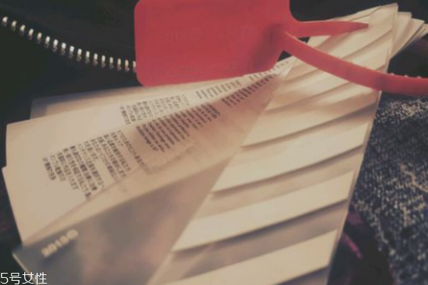 off white吊牌要剪嗎 看個人喜好 off white吊牌要剪嗎 看個人喜好