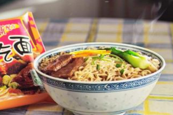 方便面是油炸的嗎？油炸方便面和非油炸方便面區(qū)別