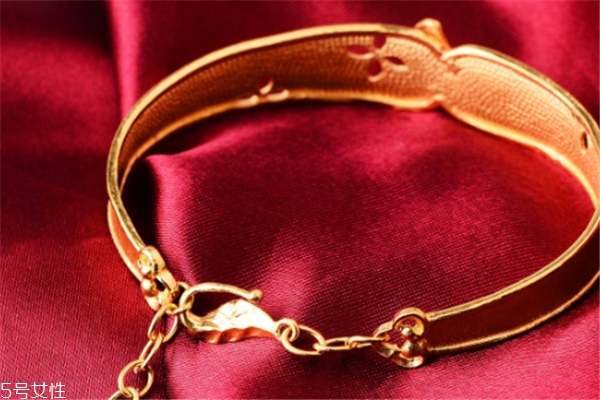 黃金手鐲什么款式好看 款式是很重要的 黃金手鐲什么款式好看 款式是很重要的