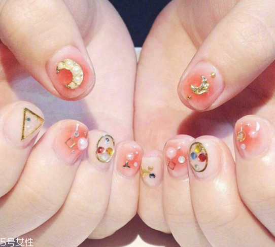 2022最流行的美甲 2022美甲新款 2022最流行的美甲 2022美甲新款
